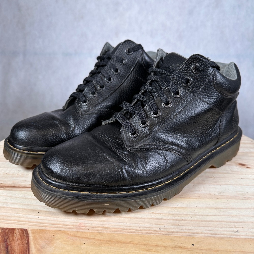 Dr. Martens 8053 Boots Mens 10 Black Good Pebbled Leather Padded Collar Lug Sole